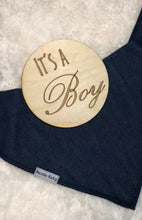 Load image into Gallery viewer, IT’S A BOY/IT’S A GIRL Announcement circle
